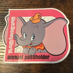 Disney Dumbo Annual Passholder Magnet